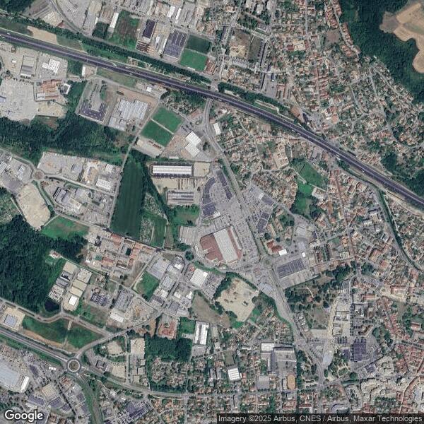Plus de détails pour 225 Avenue Des Marronniers, Bourgoin-Jallieu - Industriel/Logistique à louer
