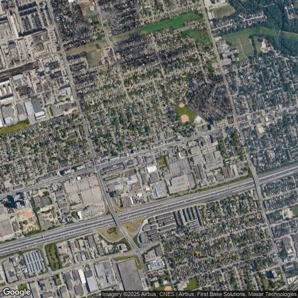 Plus de détails pour 868-872 The Queensway, Toronto, ON - Local commercial à vendre