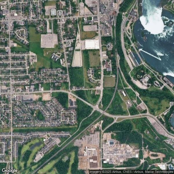 Plus de détails pour 5587-5637 Mcleod Rd, Niagara Falls, ON - Logement à vendre